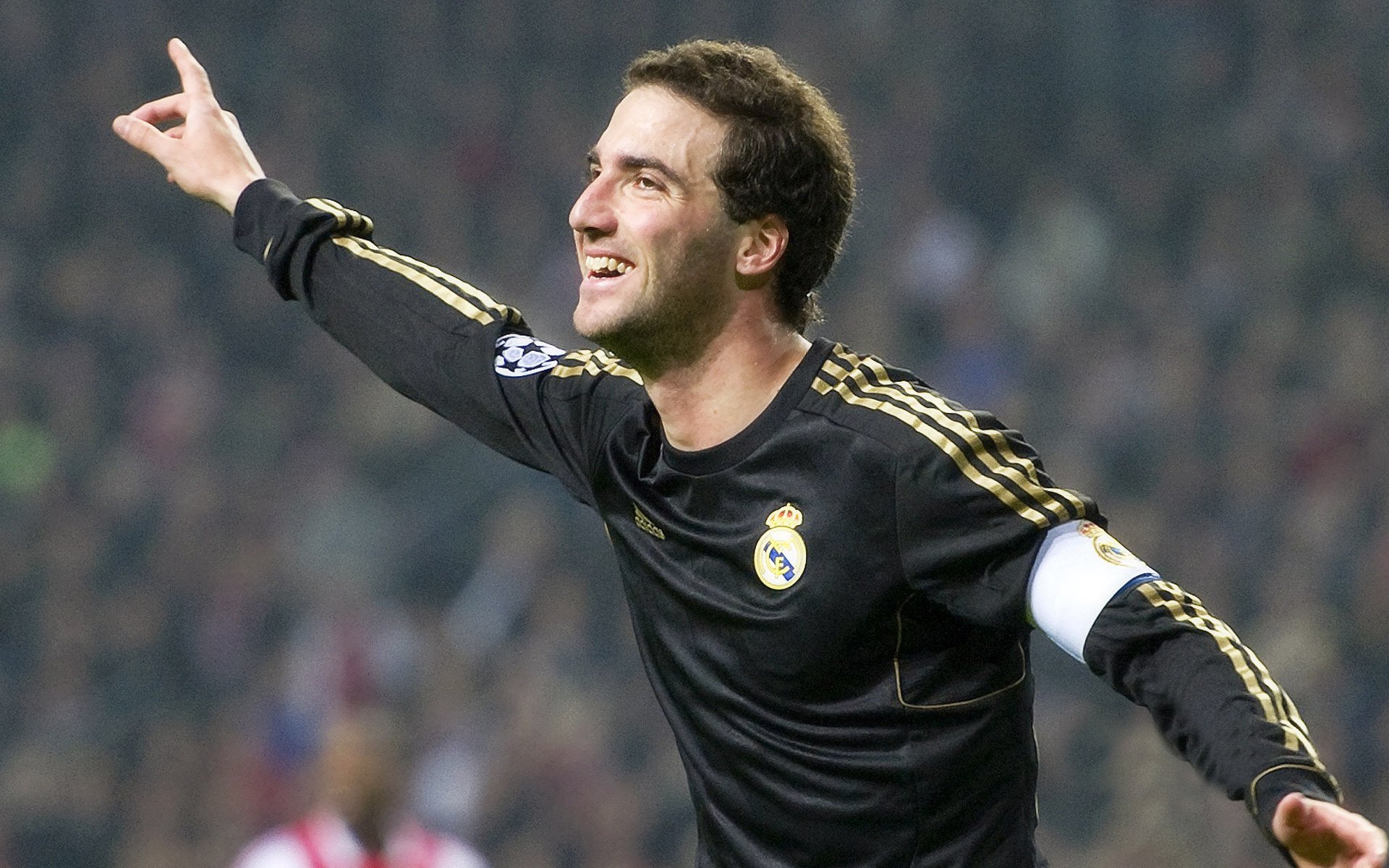 佩德里爆发闪耀赛场，勒沃库森加时鏖战力克洪都拉斯