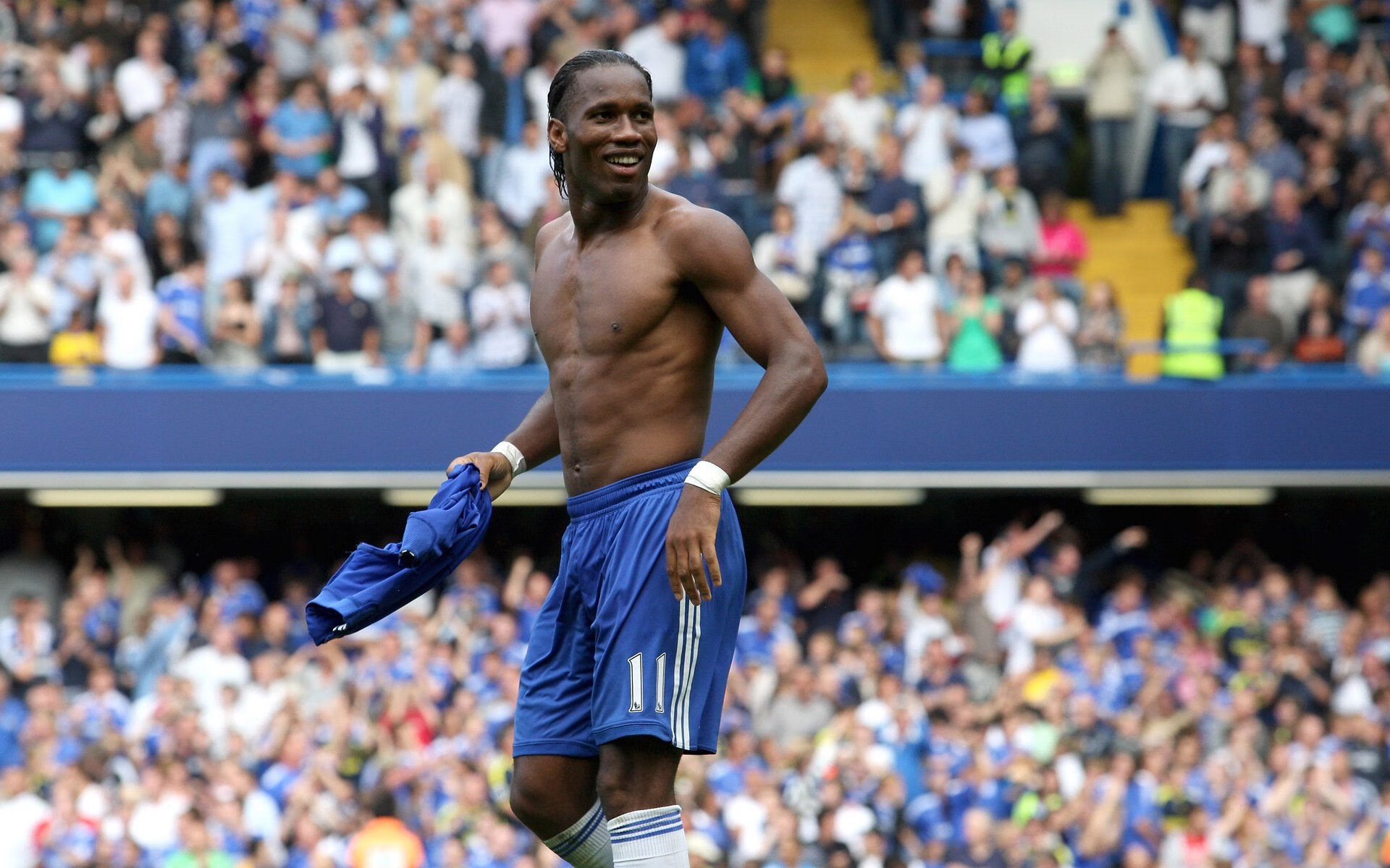 双星闪耀，莱万制胜一击定乾坤，埃及绝境险胜冰岛